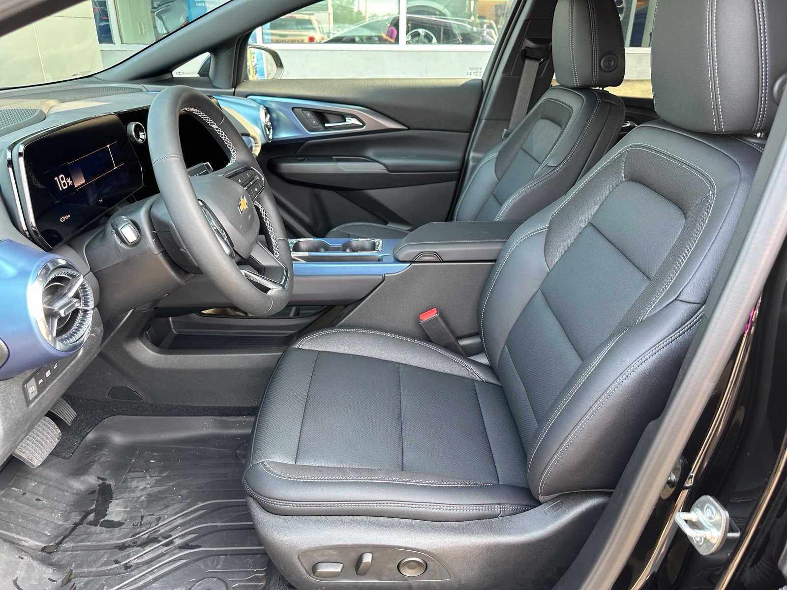 New 2026 Chevrolet Equinox EV LT FWD image 17