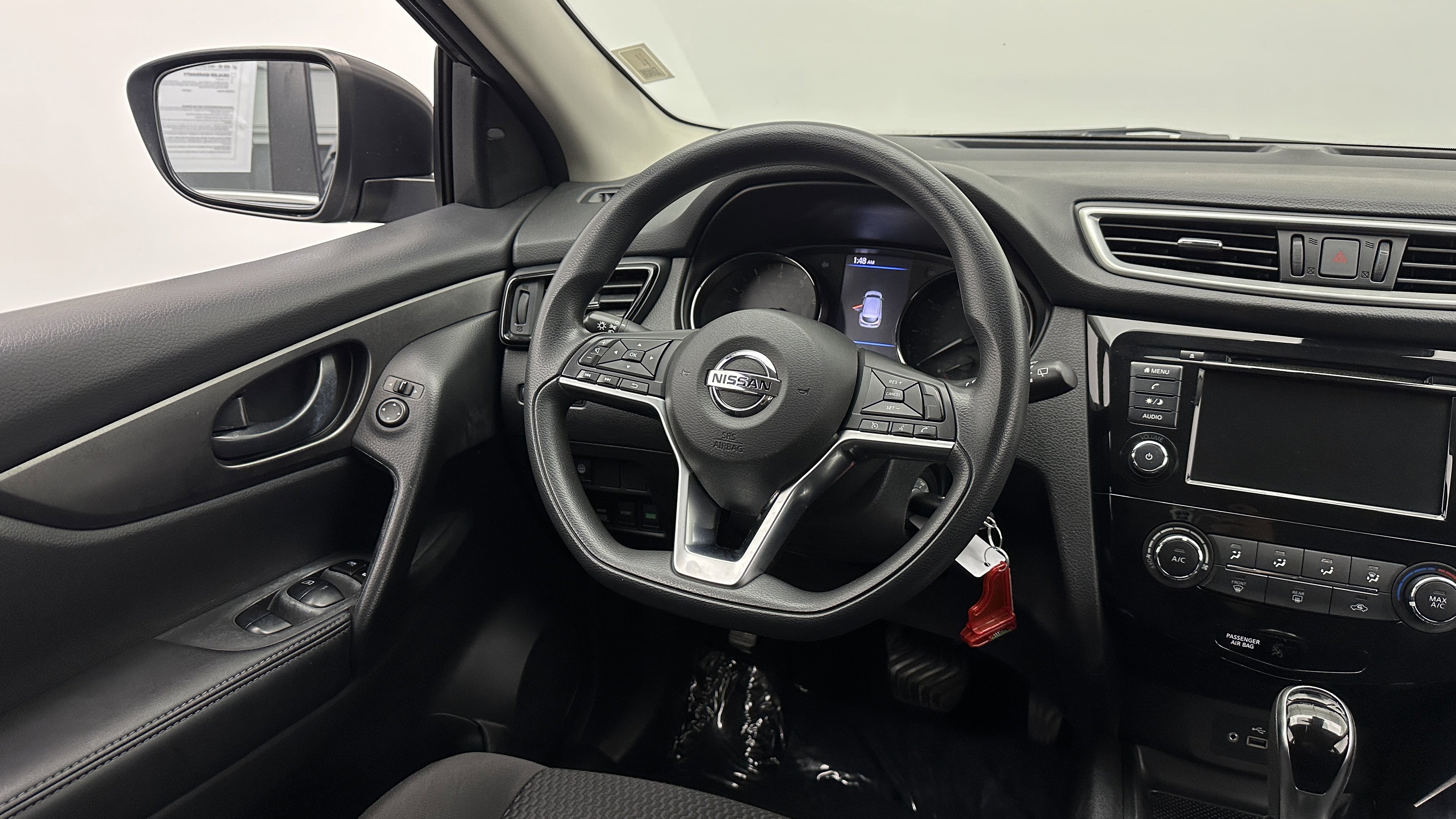 Used 2020 Nissan Rogue Sport S image 16