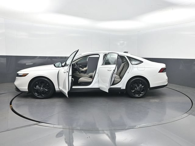 Used 2025 Honda Accord SE image 39