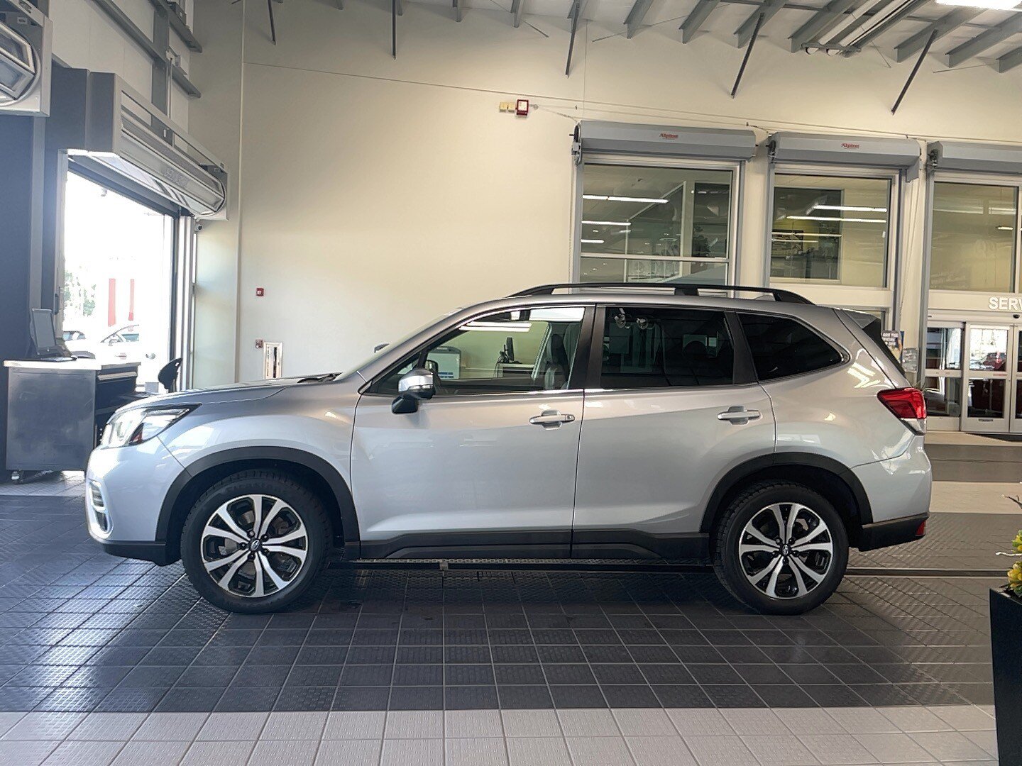 Used 2020 Subaru Forester Limited AWD/4WD image 4