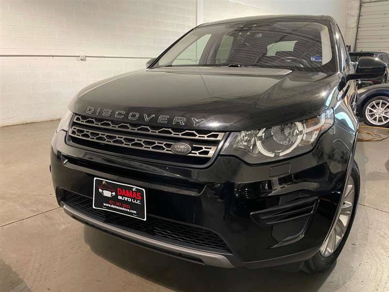 Used 2018 Land Rover Discovery Sport SE image 5