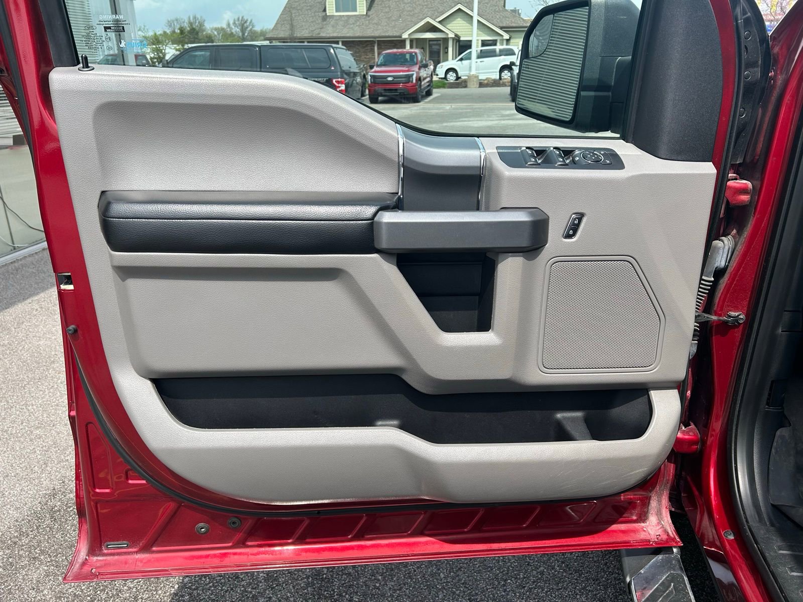 Used 2017 Ford F150 XLT w/ Equipment Group 302A Luxury image 9