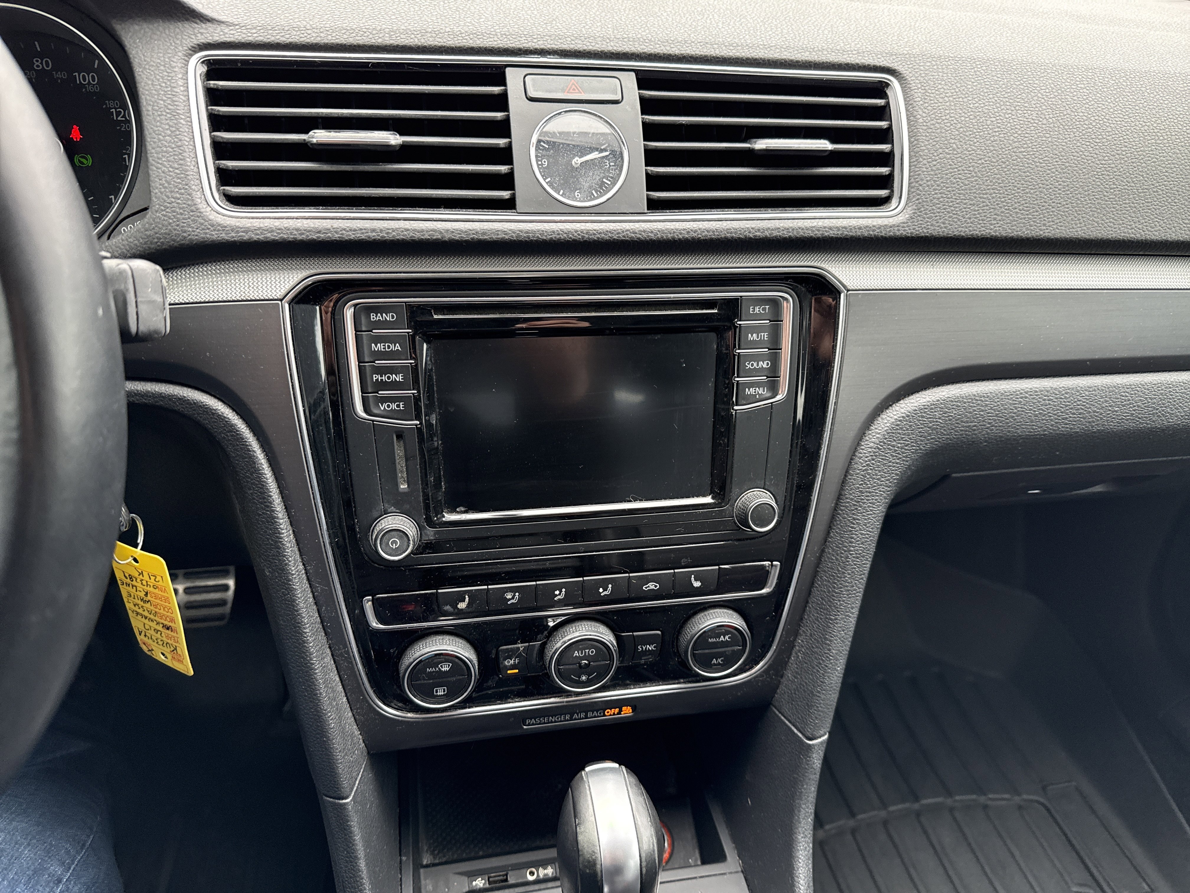 Used 2017 Volkswagen Passat 1.8T R-Line FWD image 24