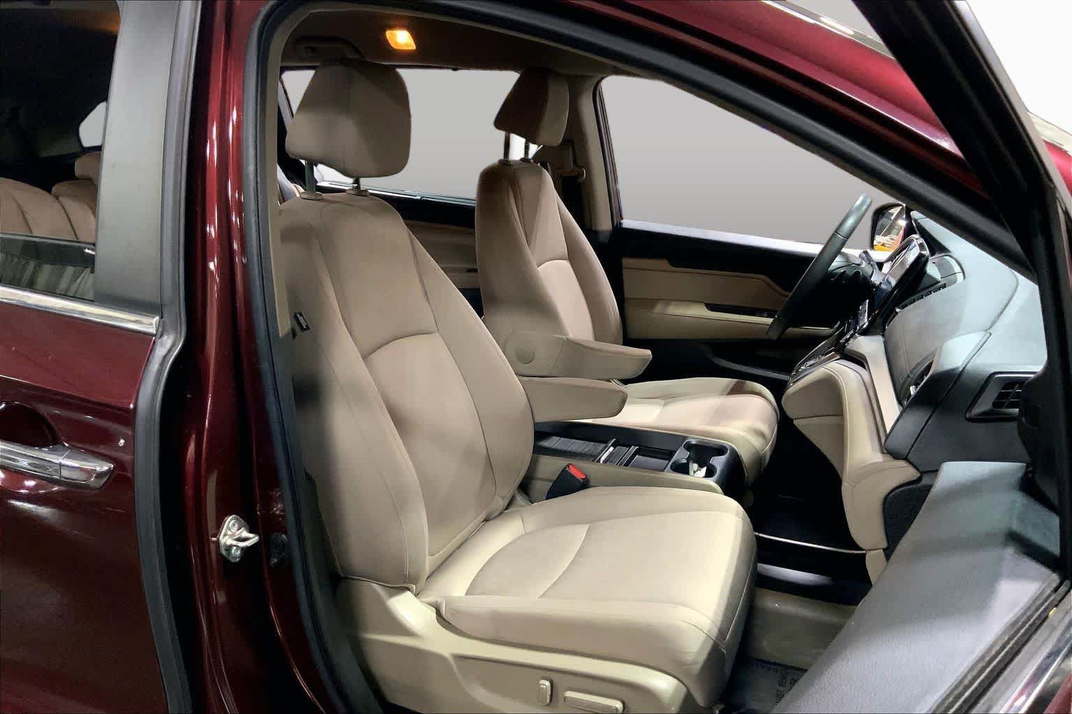 Used 2018 Honda Odyssey EX image 9