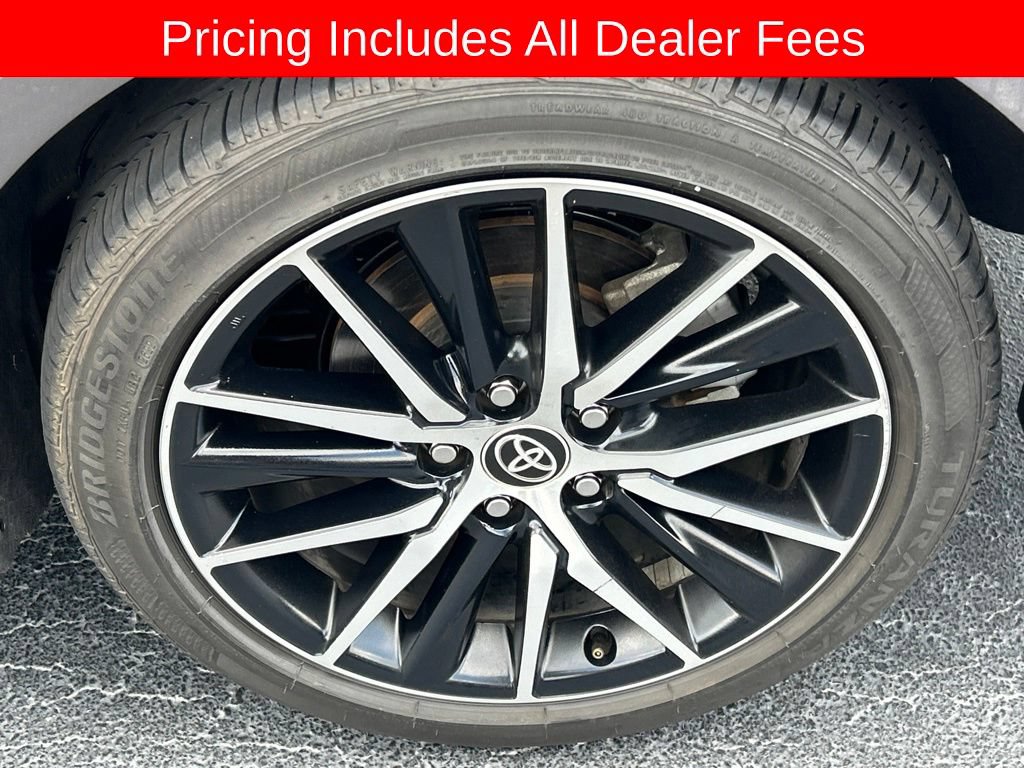 Used 2022 Toyota Camry SE FWD image 21