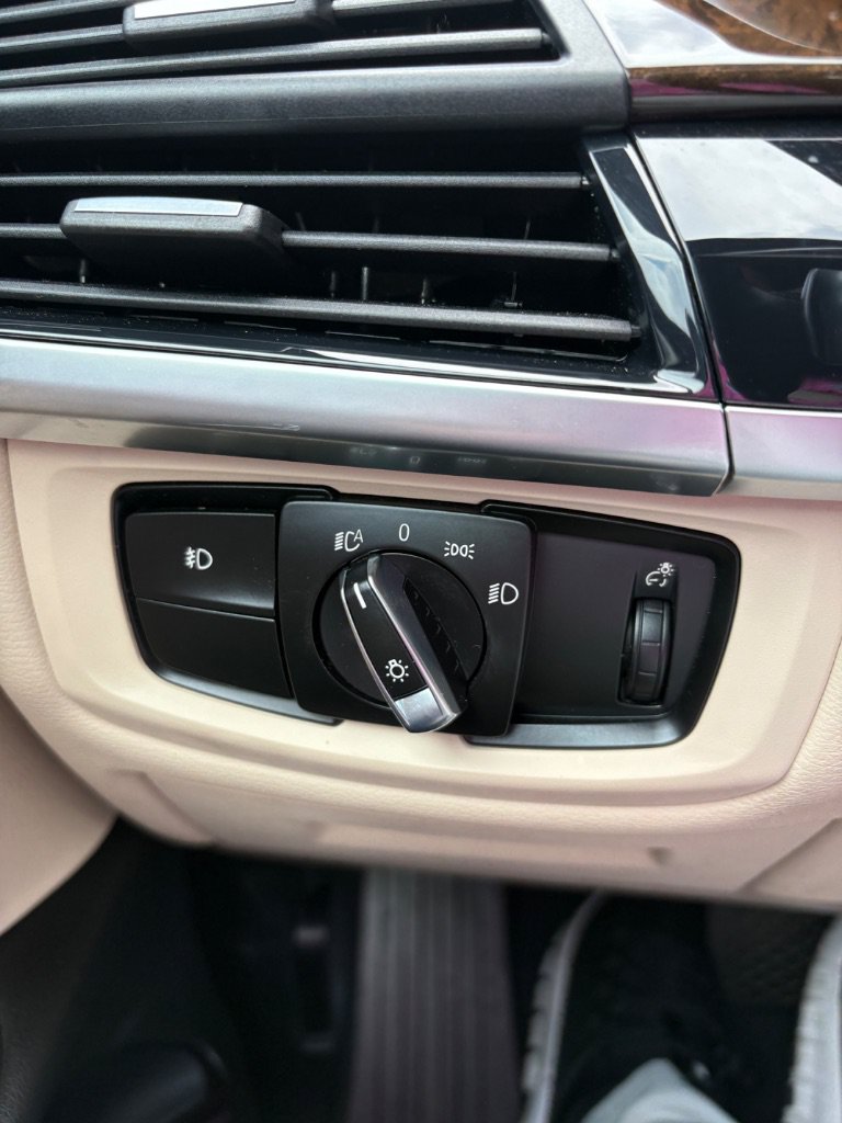 Used 2018 BMW X5 sDrive35i RWD image 11