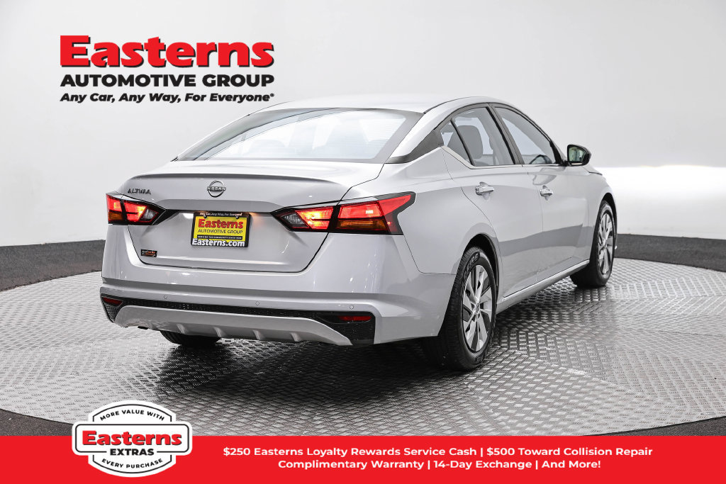 Used 2024 Nissan Altima 2.5 S FWD image 6
