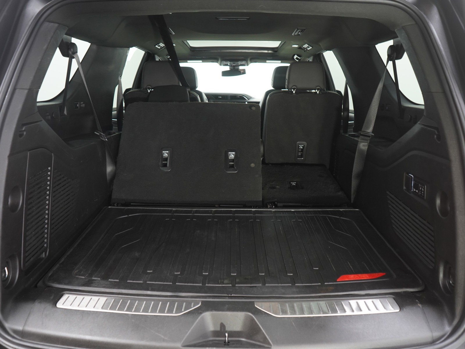 Used 2022 GMC Yukon XL Denali image 9