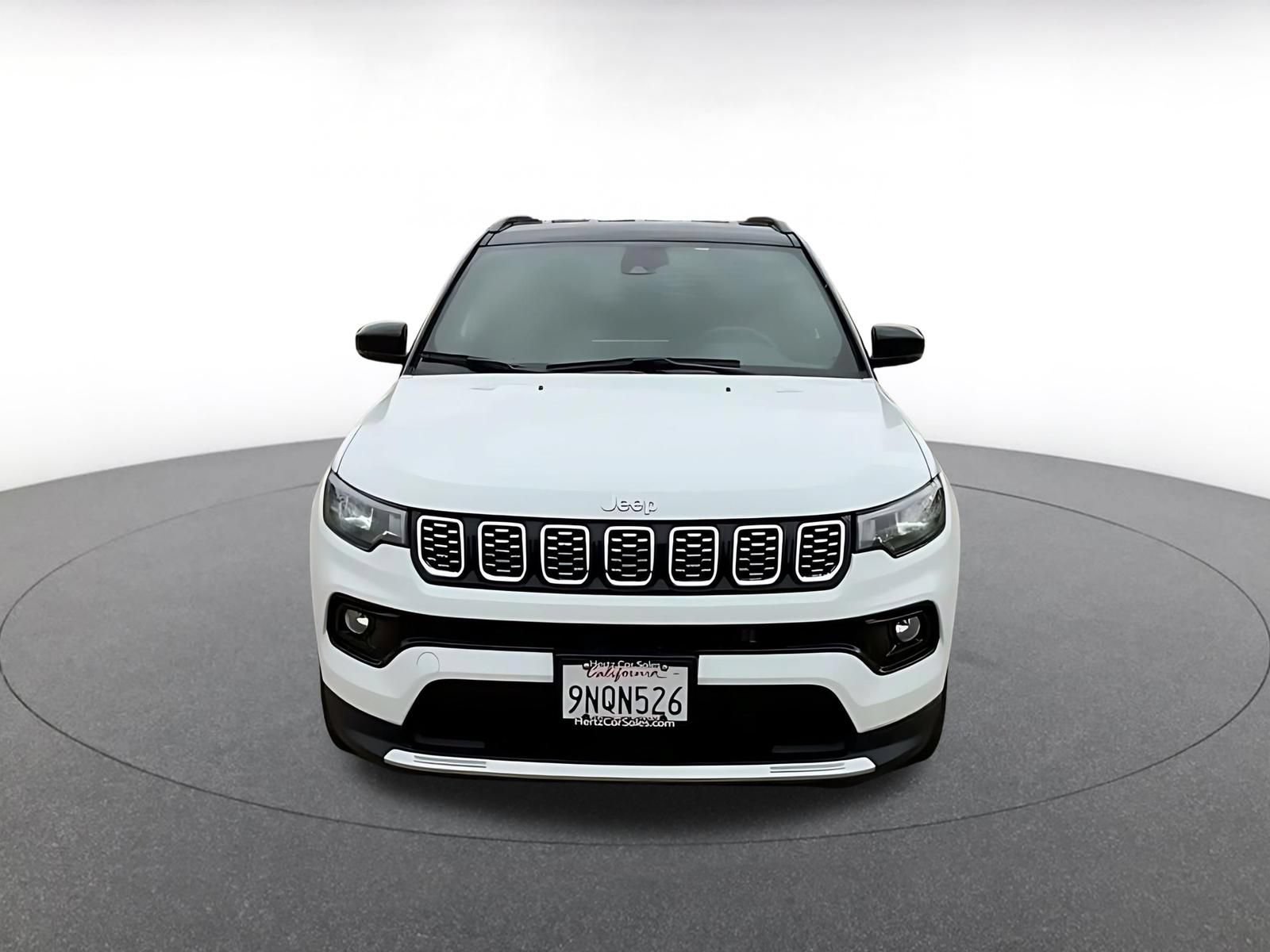 Used 2025 Jeep Compass Limited AWD/4WD image 4