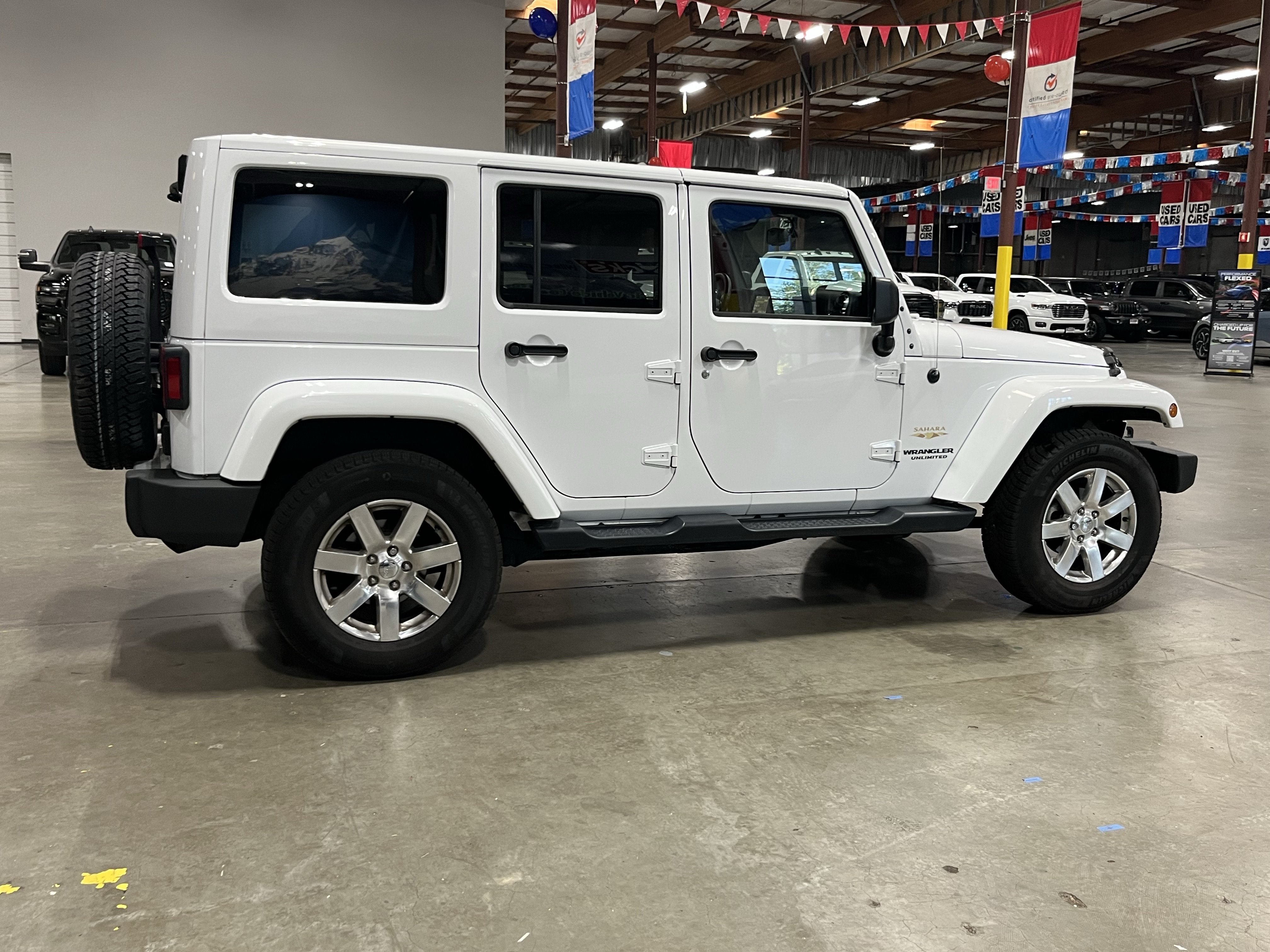 Used 2015 Jeep Wrangler Unlimited Sahara w/ Max Tow Package AWD/4WD image 7