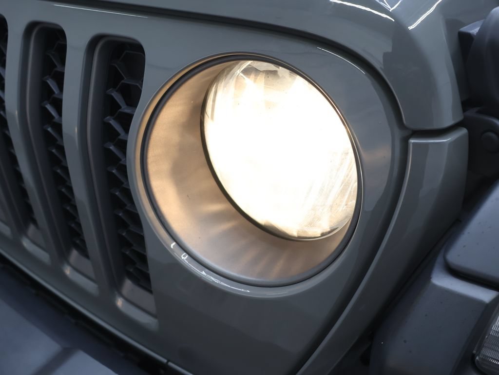 Used 2023 Jeep Gladiator Mojave w/ Cold Weather Group AWD/4WD image 32