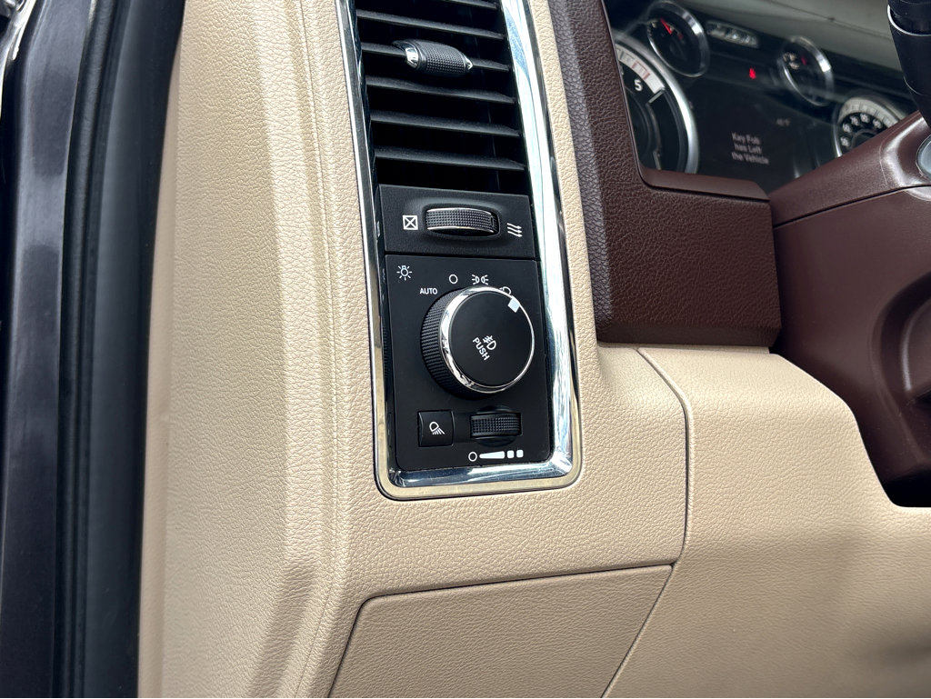 Used 2016 RAM 1500 Laramie w/ Convenience Group image 12