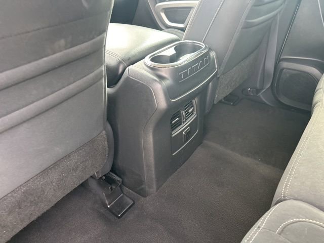 Used 2018 Nissan Titan SV w/ SV Convenience Package image 17