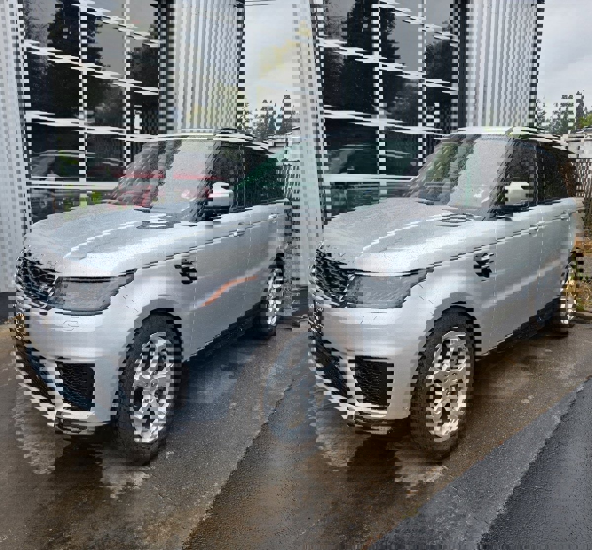 Used 2019 Land Rover Range Rover Sport HSE image 2