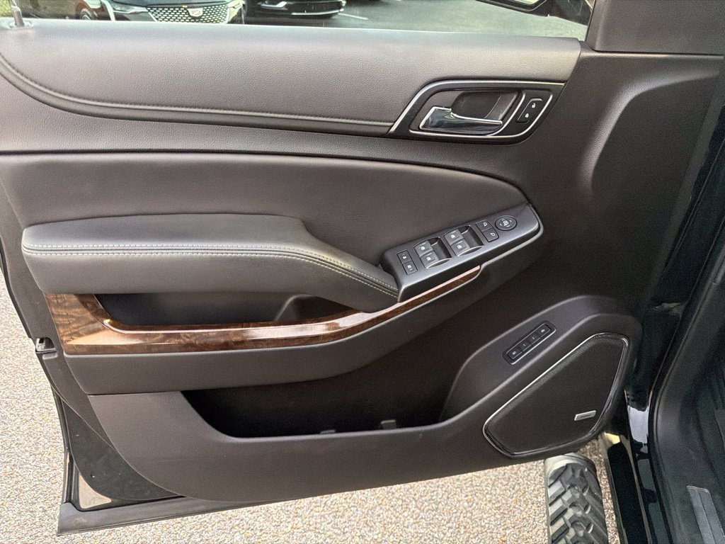 Used 2019 Chevrolet Tahoe LT w/ Z71 Midnight Edition AWD/4WD image 21