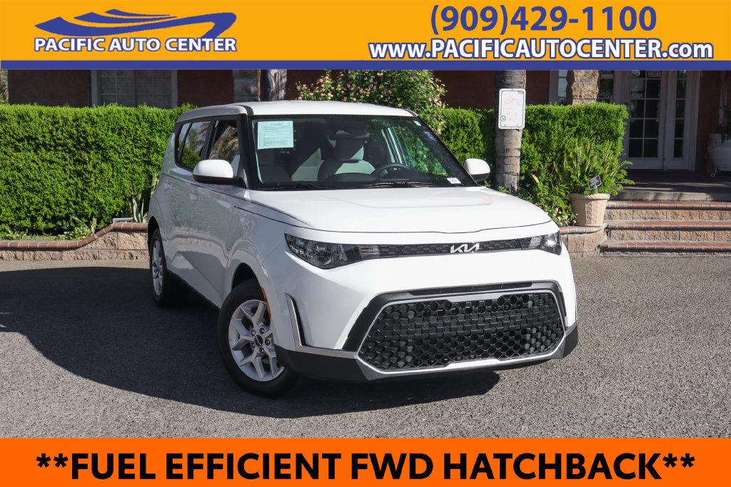 Used 2025 Kia Soul LX w/ LX Technology Package FWD image 1