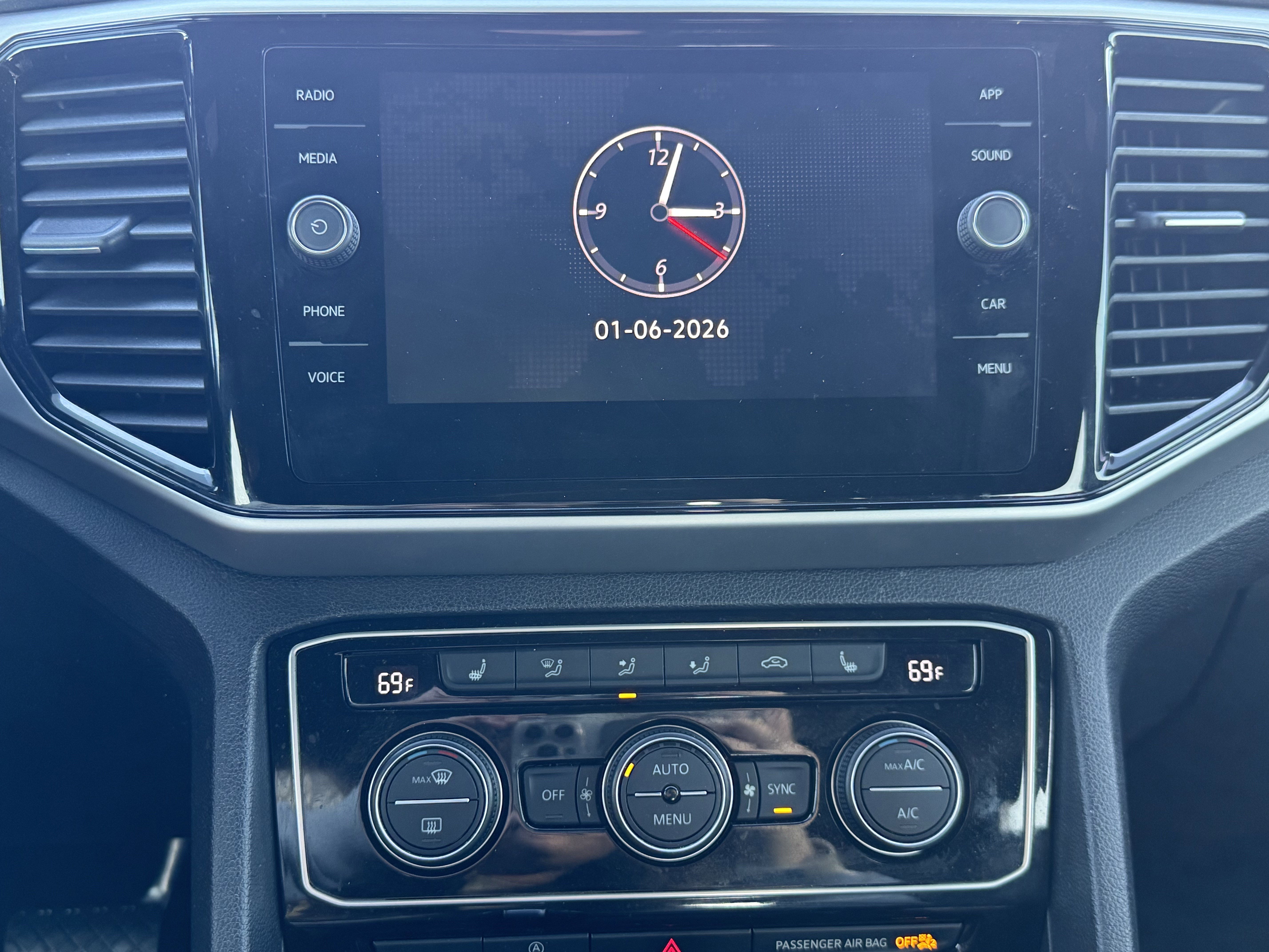 Used 2023 Volkswagen Atlas Cross Sport SE image 12