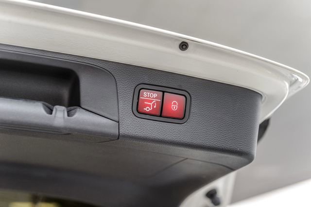 Used 2021 Mercedes-Benz GLC 300 4MATIC image 12