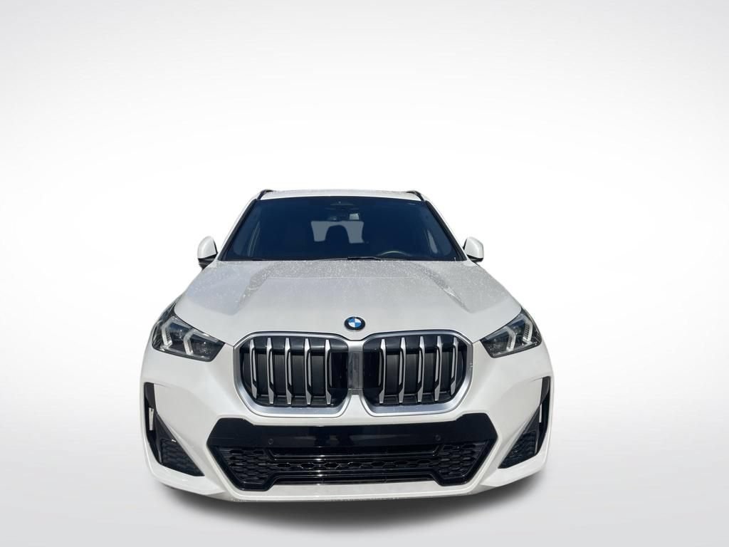 Used 2023 BMW X1 xDrive28i w/ M Sport Package AWD/4WD image 3
