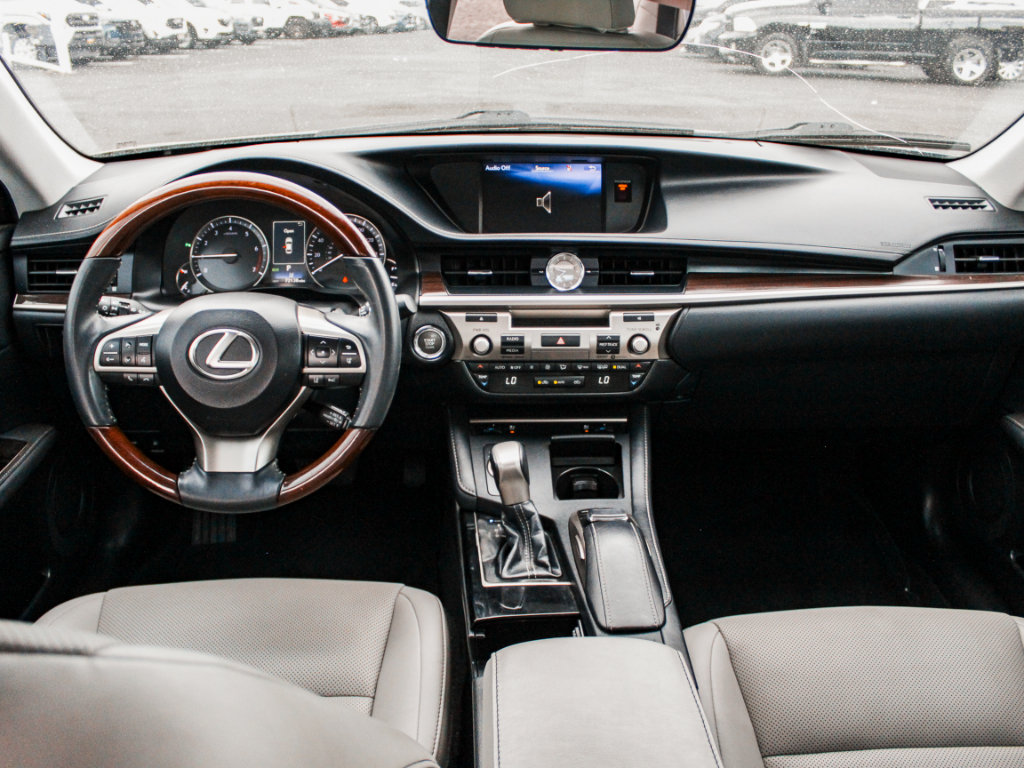 Used 2018 Lexus ES 350 w/ Navigation System Package FWD image 28