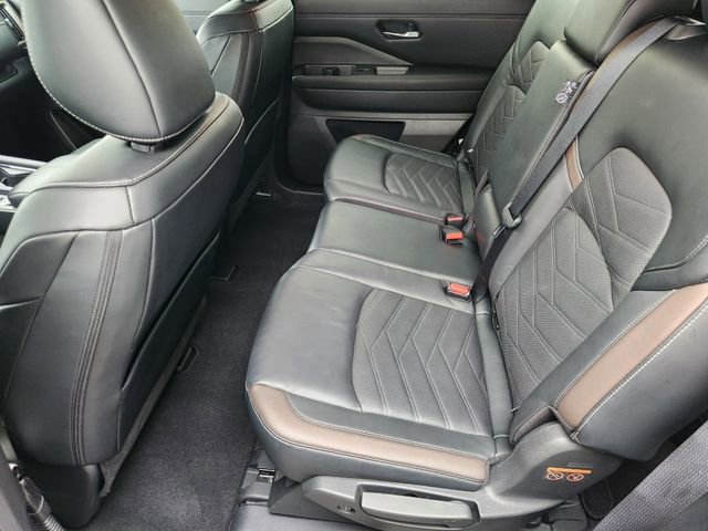 Used 2024 Nissan Pathfinder Platinum w/ Cargo Package FWD image 24