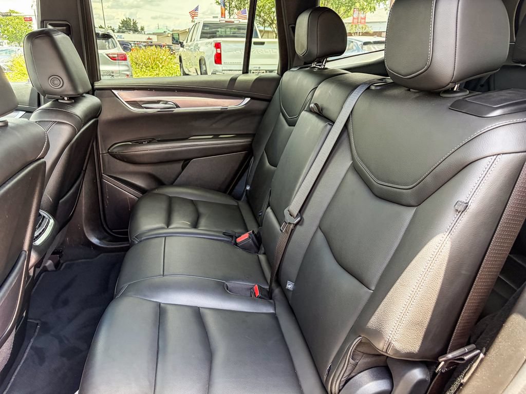 Certified 2025 Cadillac XT6 Luxury FWD image 34
