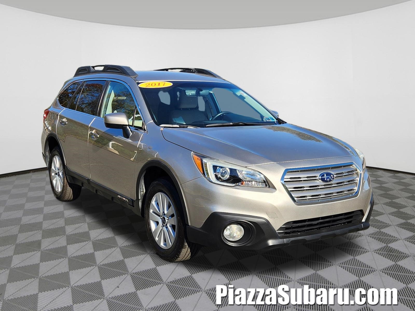 Used 2017 Subaru Outback 2.5i Premium AWD/4WD image 1