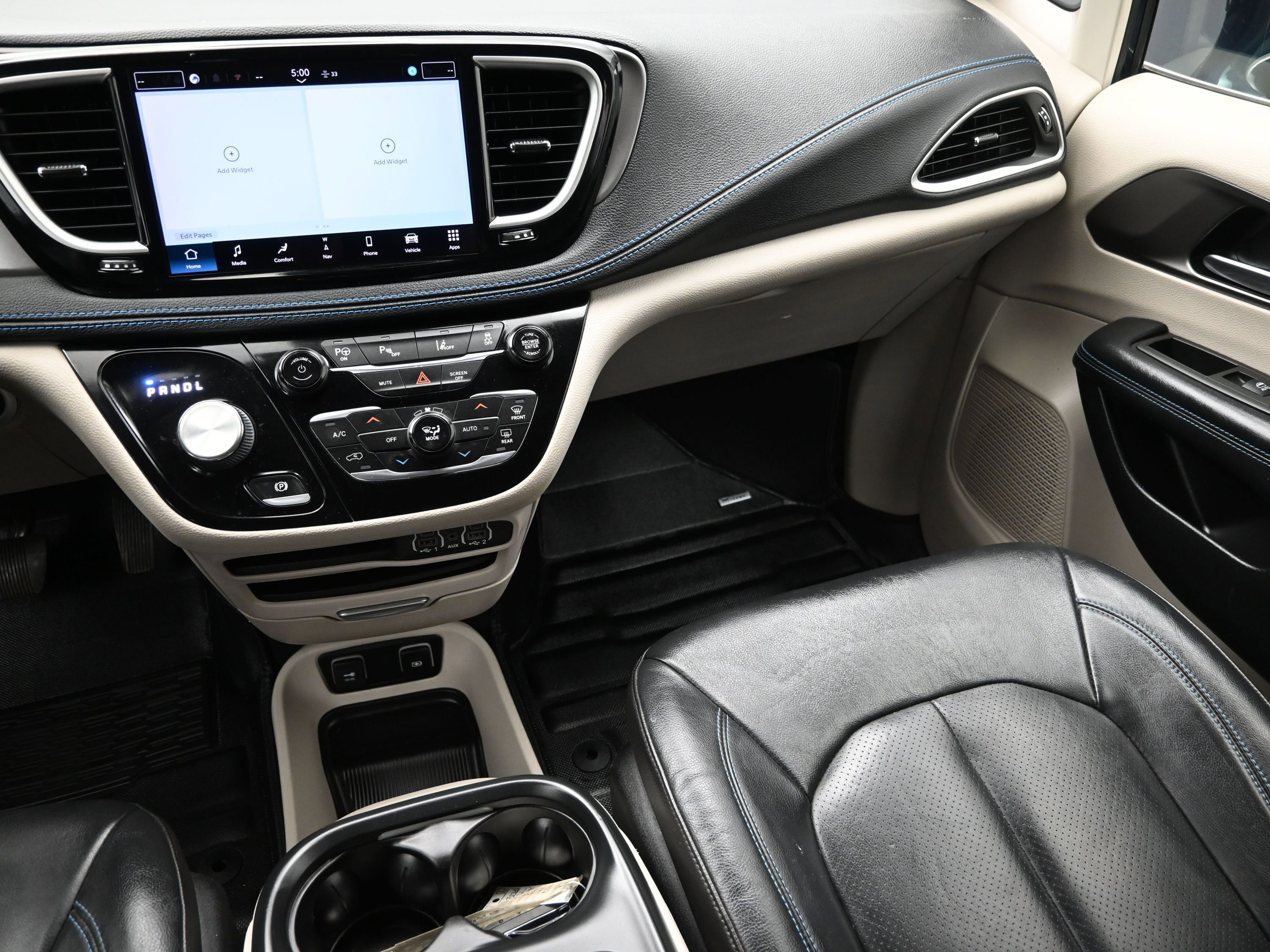 Used 2021 Chrysler Pacifica Touring-L image 34