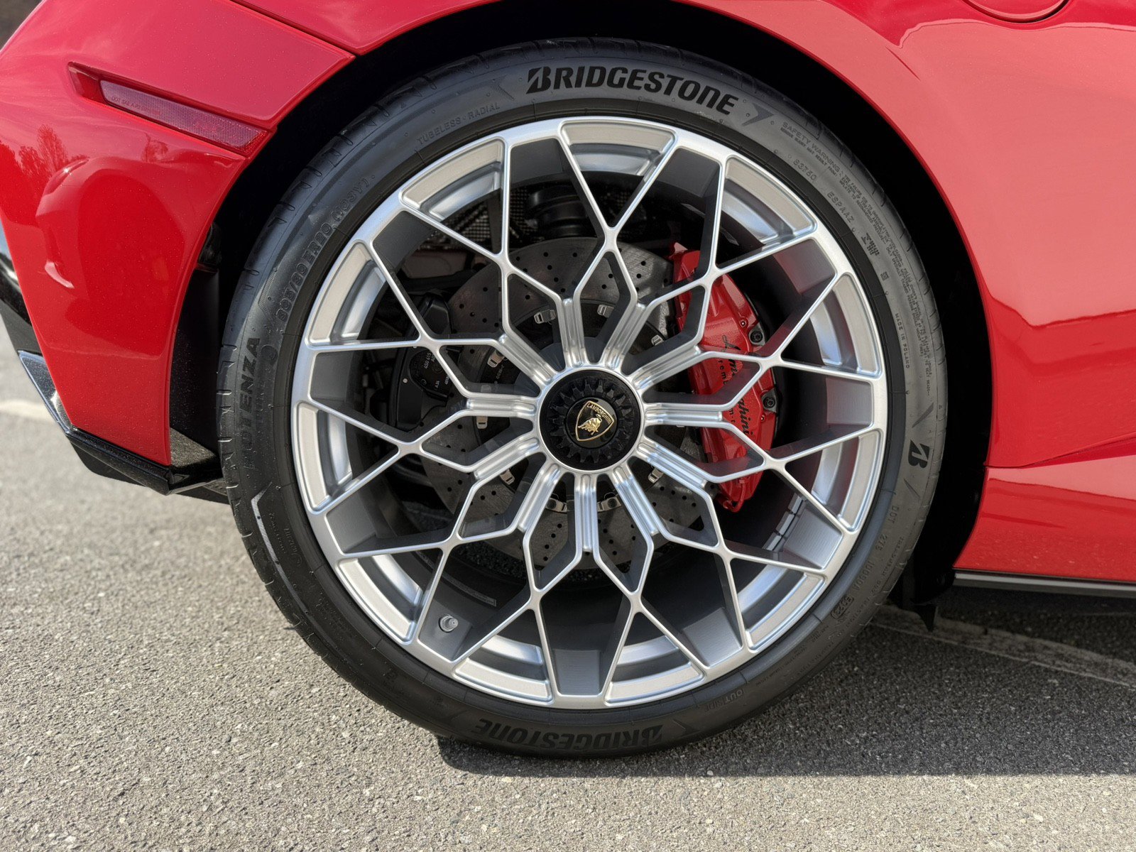 Used 2024 Lamborghini Huracan STO RWD image 30