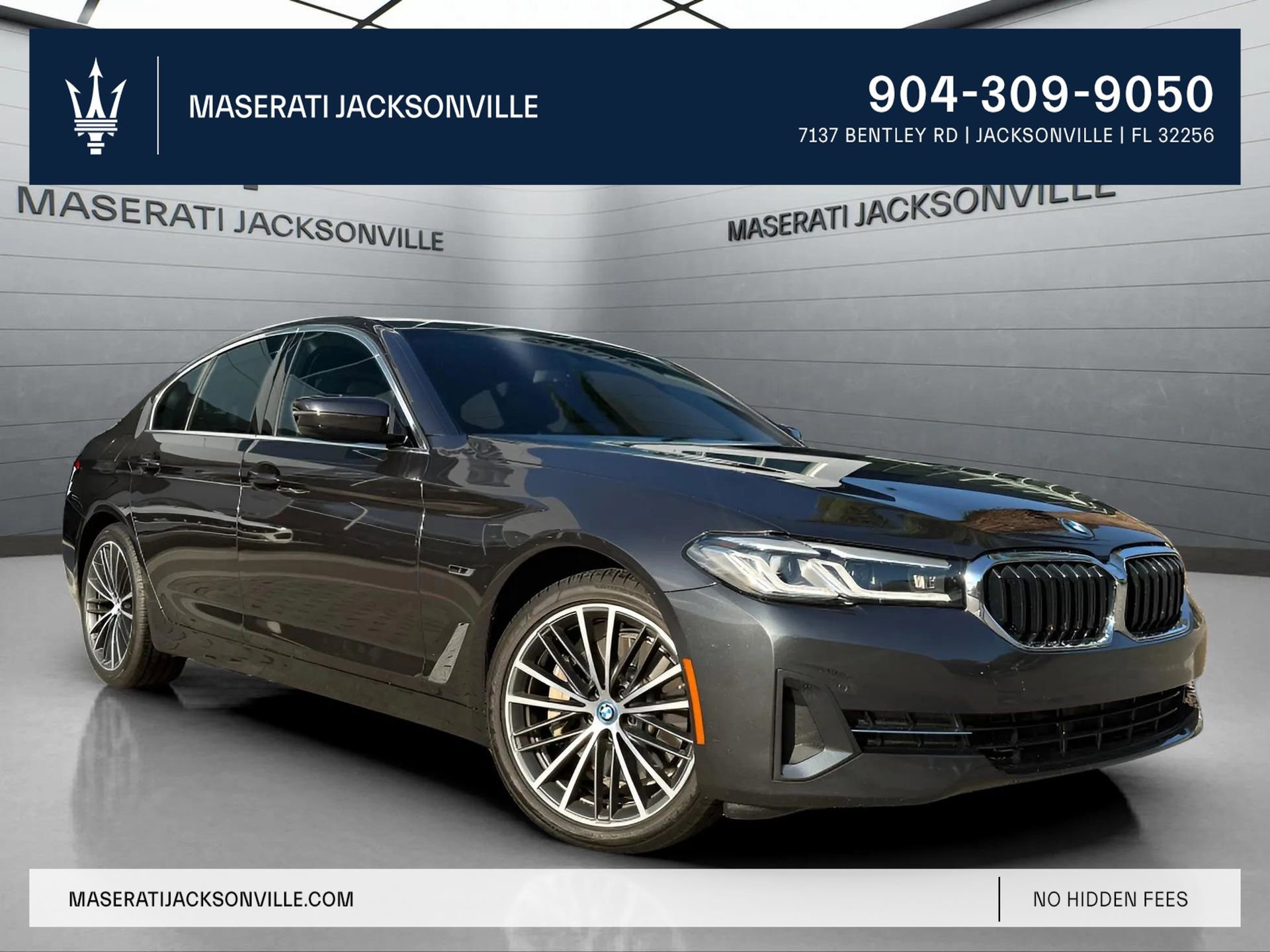 Used 2023 BMW 530e xDrive w/ Premium Package AWD/4WD image 1