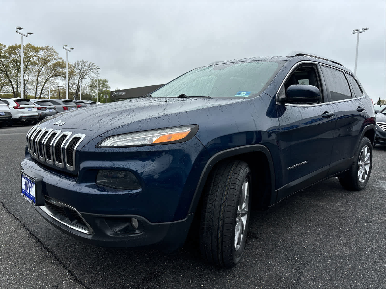 Used 2018 Jeep Cherokee Limited AWD/4WD image 5