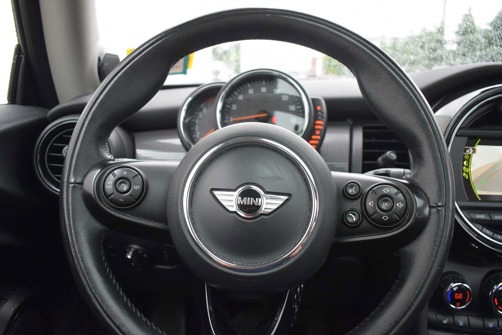 Used 2017 MINI Cooper 2-Door Hardtop FWD image 11