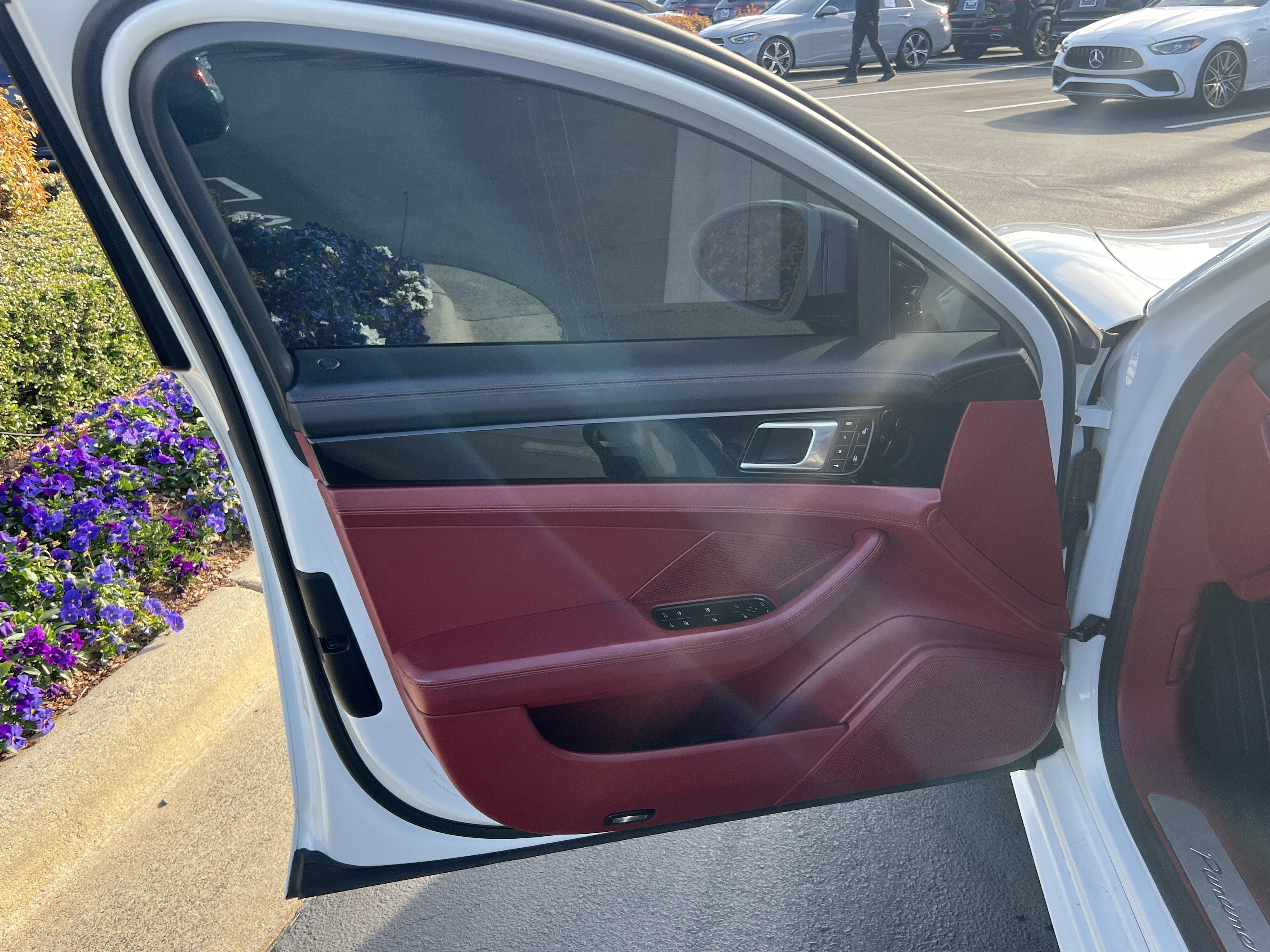 Used 2017 Porsche Panamera 4 image 14