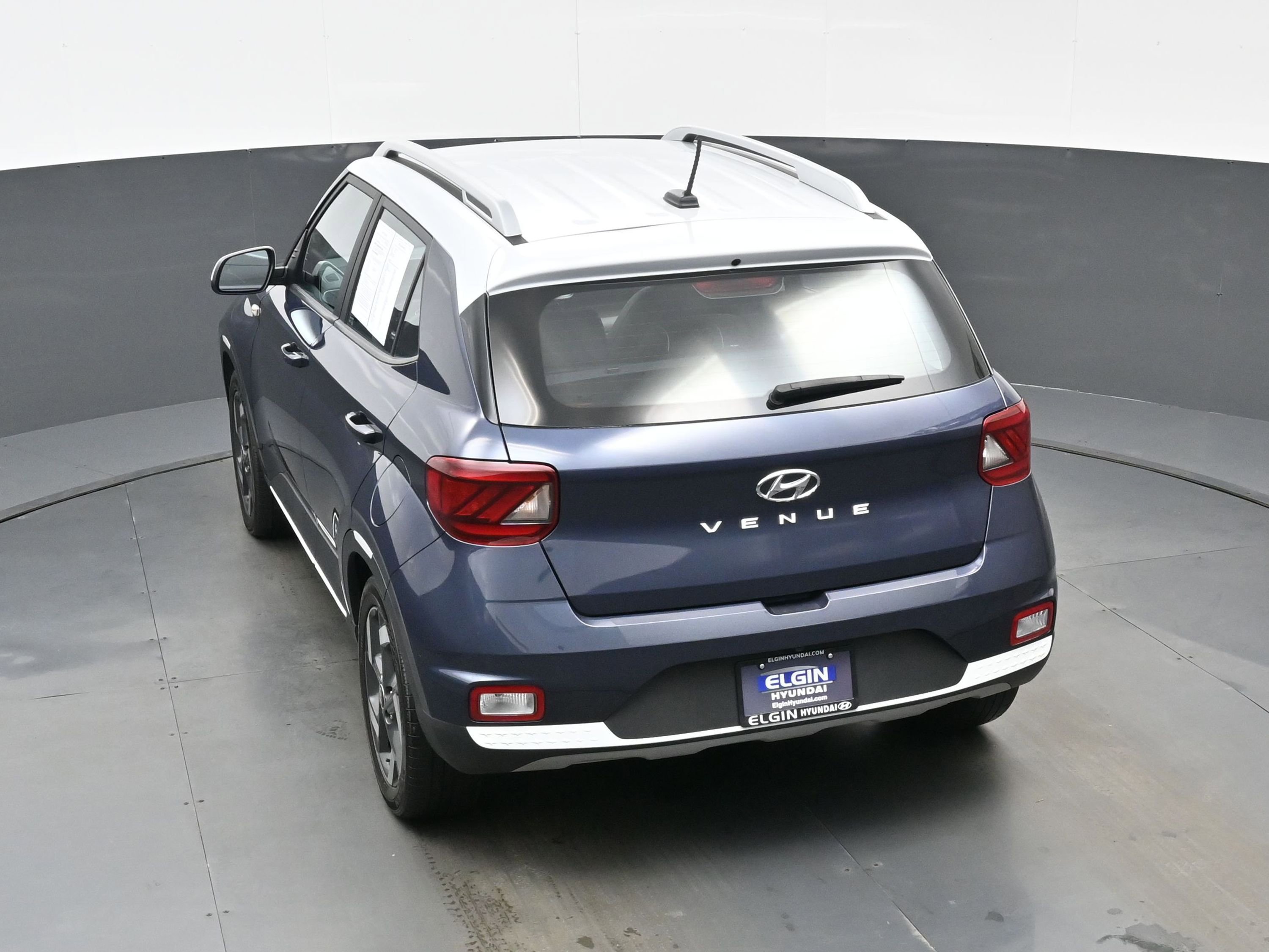 Used 2023 Hyundai Venue Limited w/ Cargo Package FWD image 36