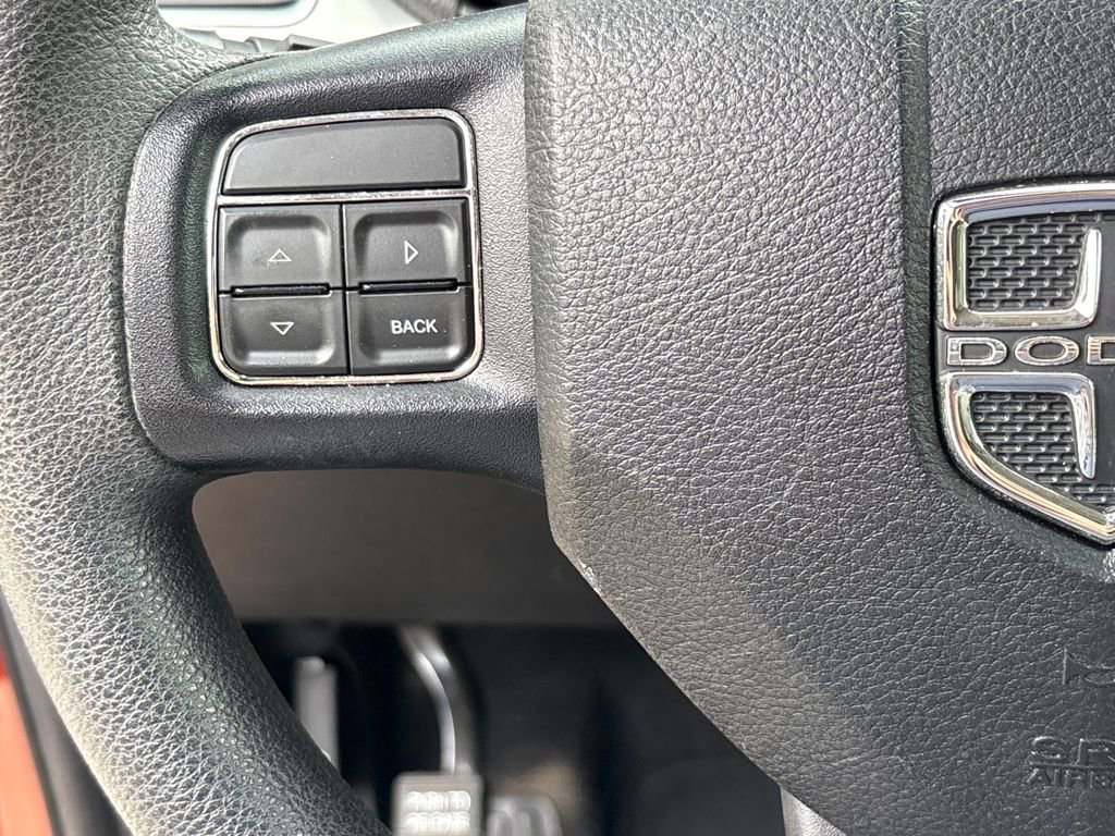 Used 2013 Dodge Journey SXT w/ Flexible Seating Group image 18