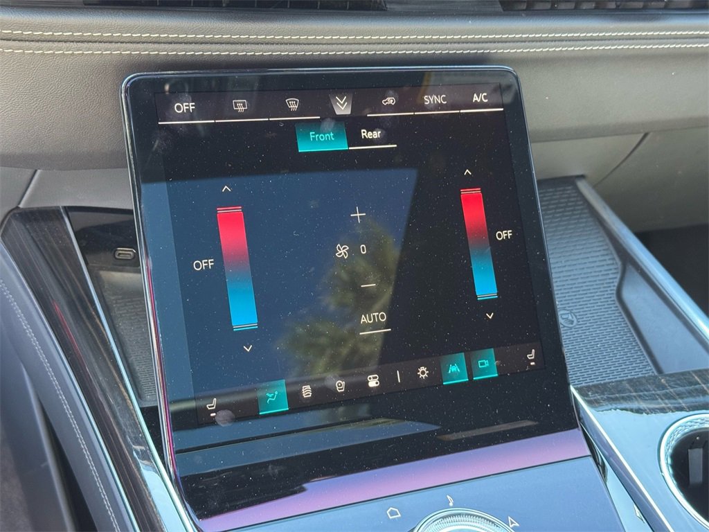 Used 2025 Cadillac Escalade Premium Luxury image 33