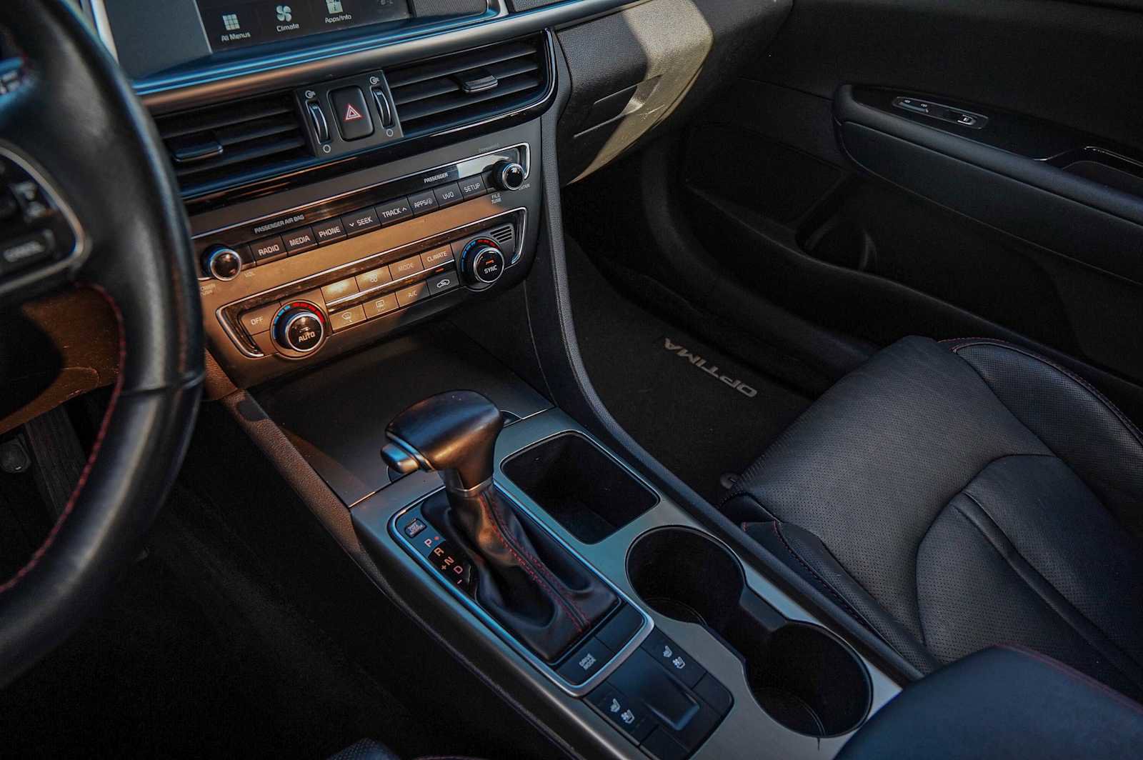 Used 2018 Kia Optima SX image 18