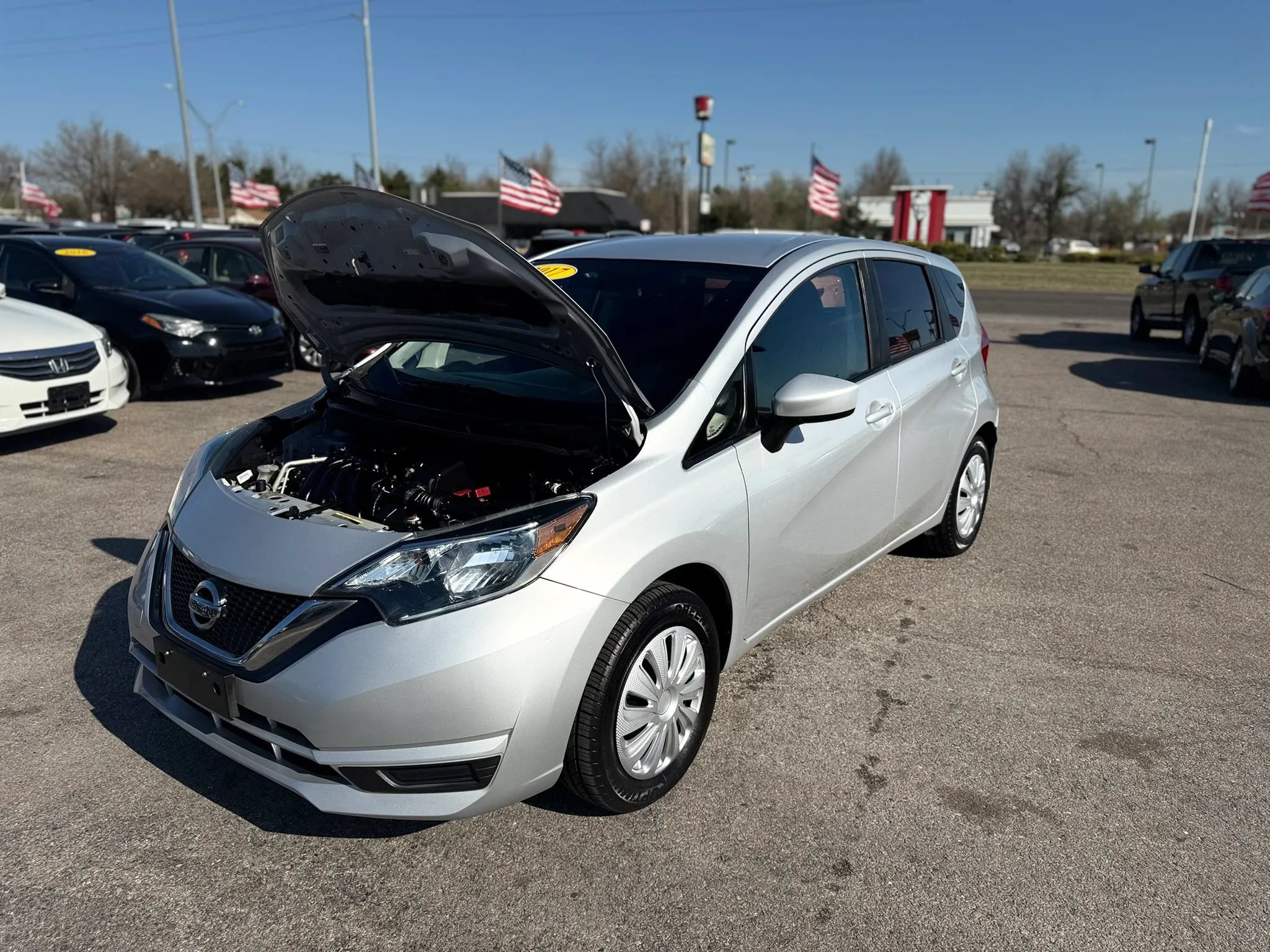 Used 2017 Nissan Versa Note SV FWD image 9