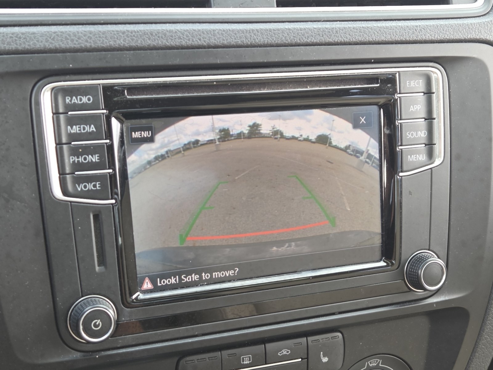Used 2018 Volkswagen Jetta SE FWD image 6