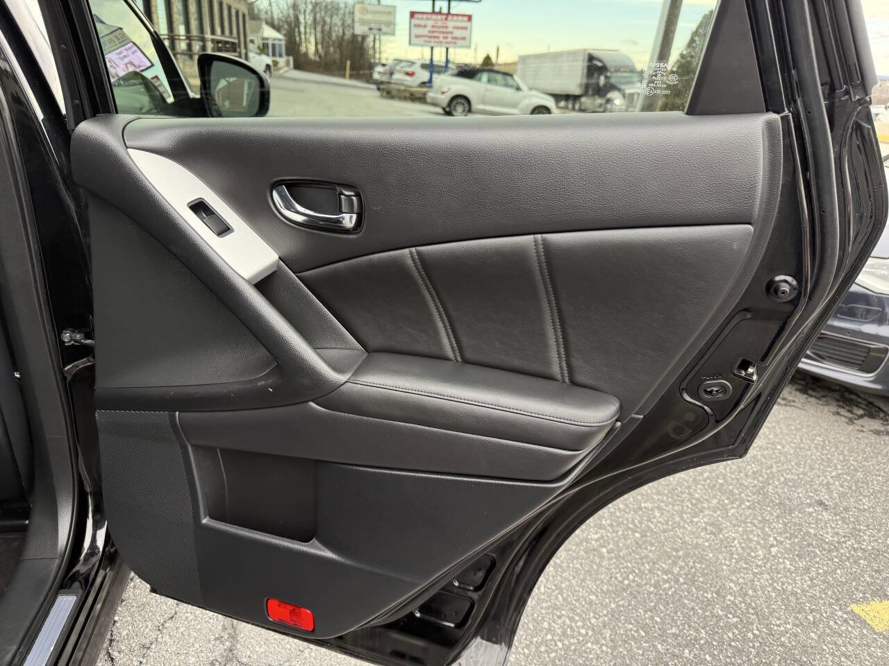 Used 2014 Nissan Murano SL w/ Navigation Package image 17