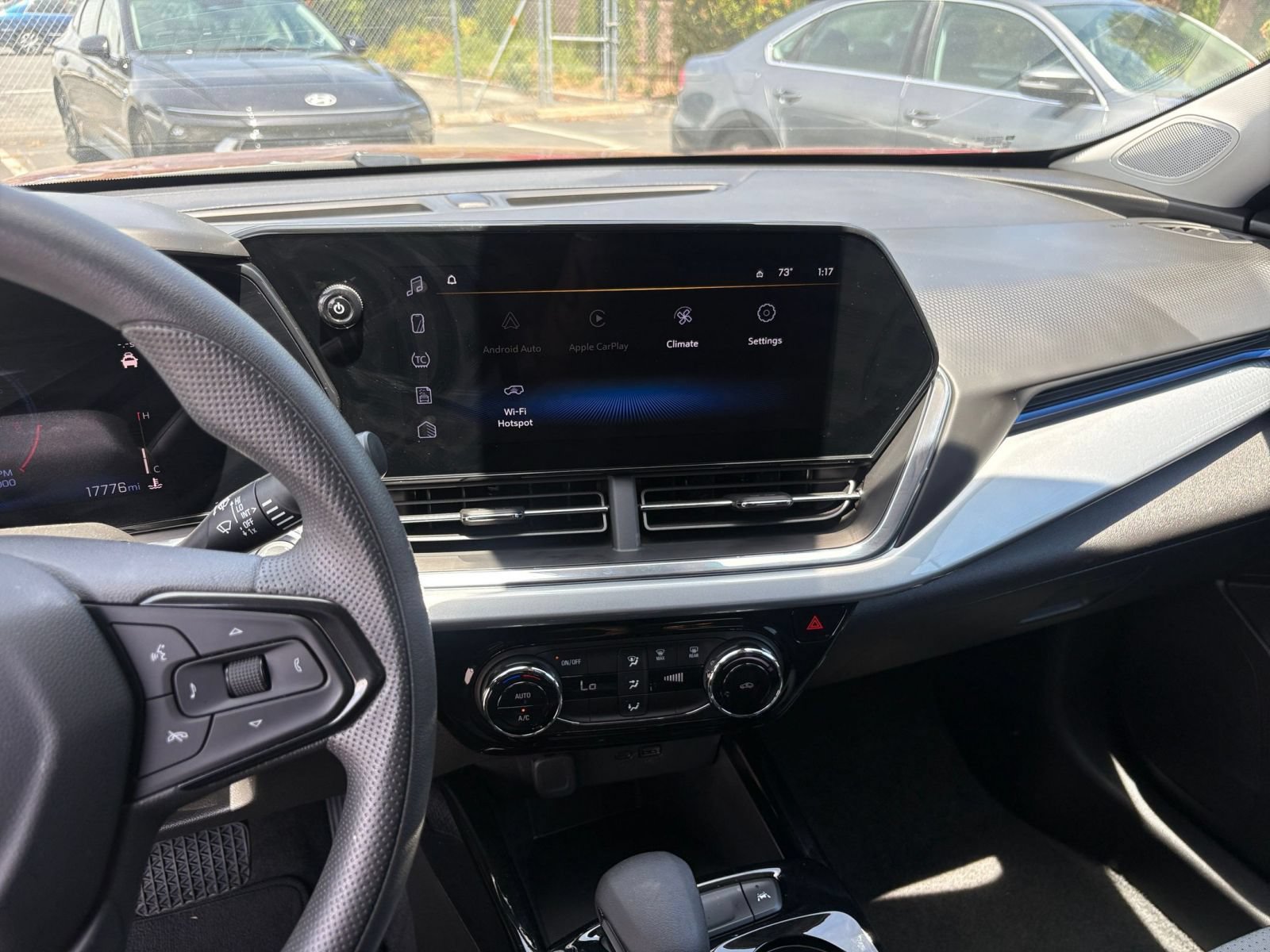 Used 2025 Chevrolet Trax LT FWD image 17