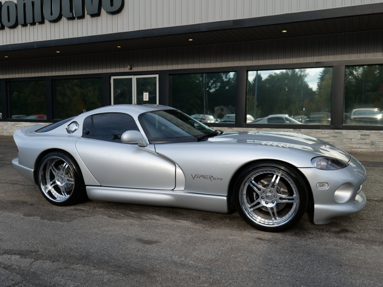 Used 1999 Dodge Viper GTS image 3