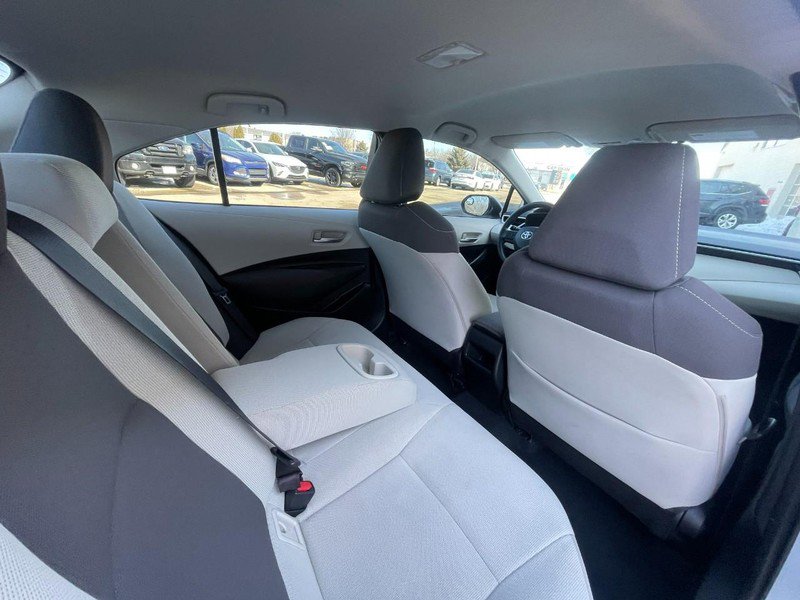 Used 2021 Toyota Corolla LE image 10