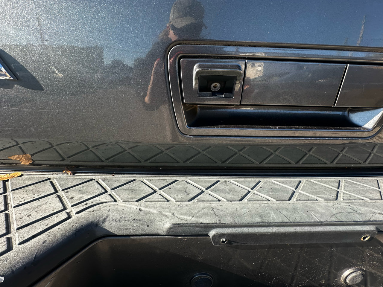 Used 2010 Nissan Armada SE image 4