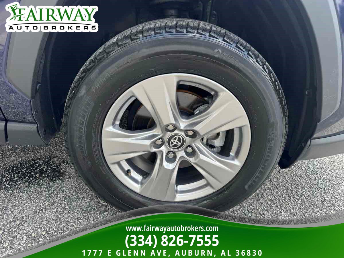 Used 2023 Toyota RAV4 XLE w/ Convenience Package FWD image 34