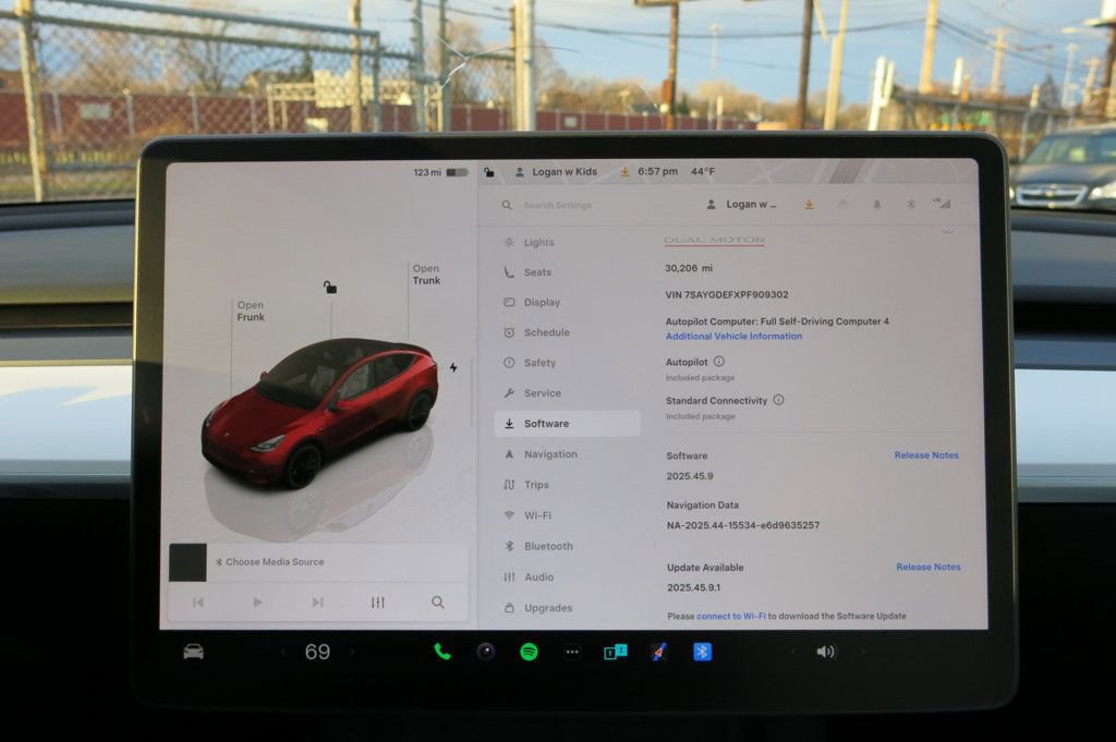 Used 2023 Tesla Model Y Performance image 29