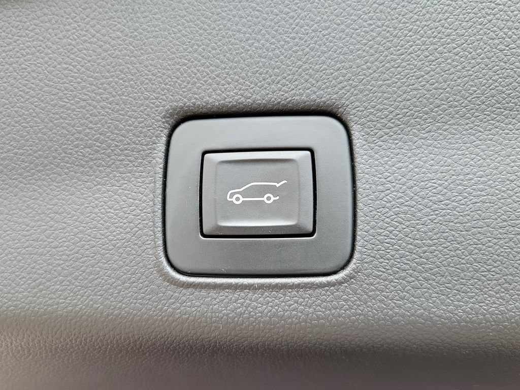 Used 2024 Chevrolet TrailBlazer LT w/ Convenience Package FWD image 32