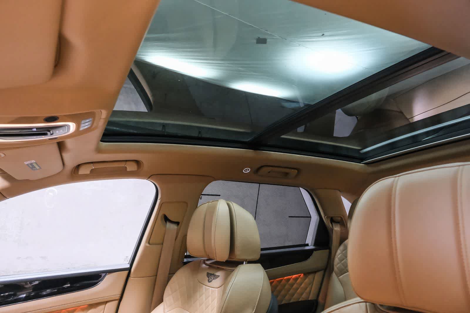 Used 2018 Bentley Bentayga AWD/4WD image 31