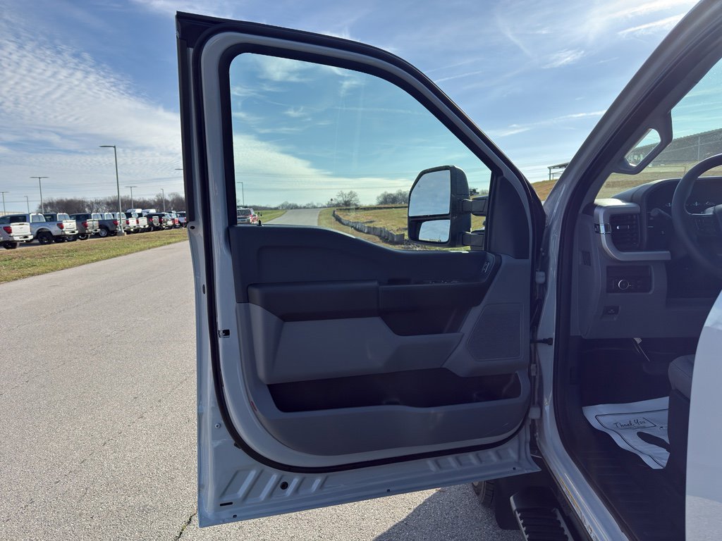 New 2026 Ford F450 XL w/ FX4 Off-Road Package image 17