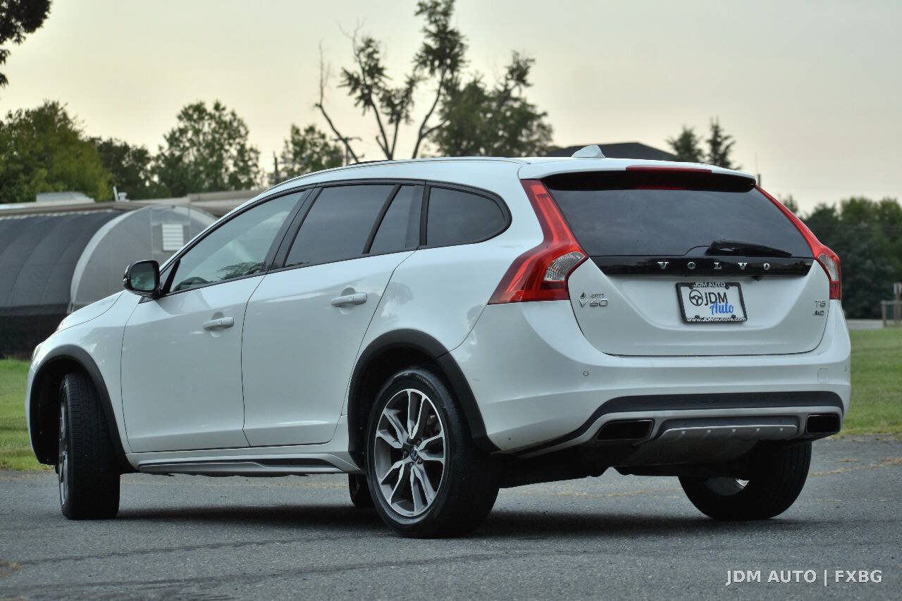 Used 2016 Volvo V60 T5 Cross Country w/ Convenience Package AWD/4WD image 7